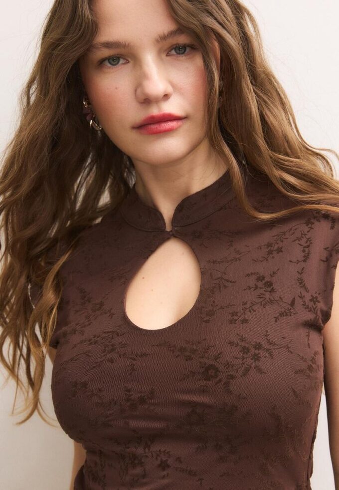 Kurzes Kleid im Qipao-Stil Kurzes Kleid im Qipao-Stil