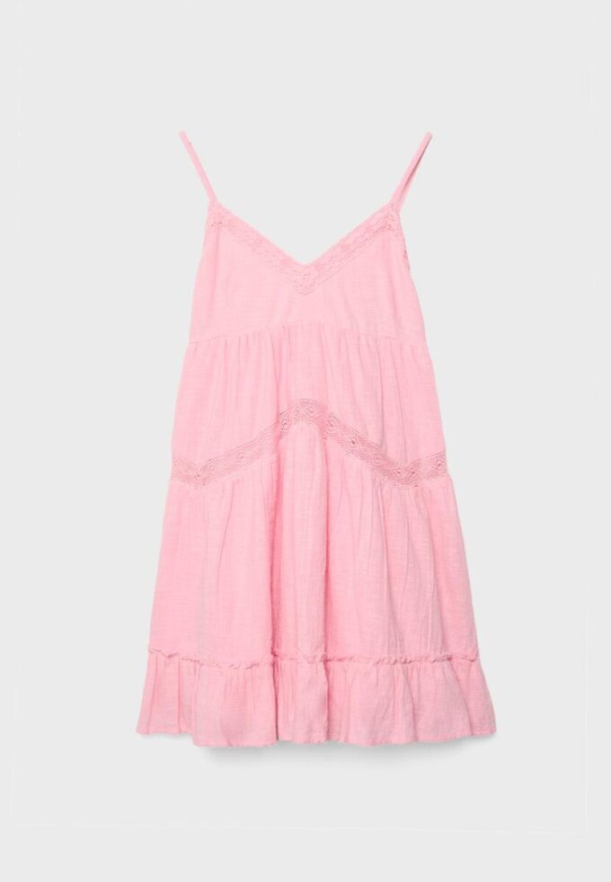 Kurzes Kleid mit Spitzendetails Kurzes Kleid mit Spitzendetails