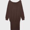 Kurzes Strickkleid mit U-Boot-Ausschnitt Kurzes Strickkleid mit U-Boot-Ausschnitt