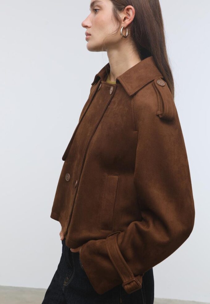 Kurzes Trenchcoat aus Kunstwildleder