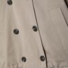 Kurzes Trenchcoat mit Puffärmeln und abnehmbarer Kapuze