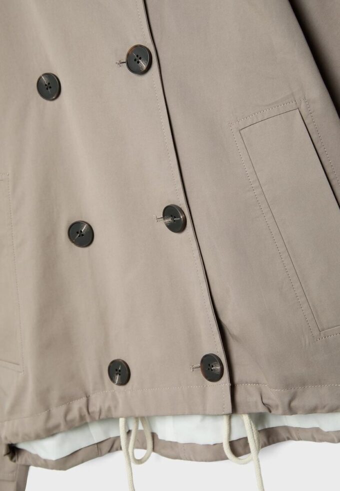 Kurzes Trenchcoat mit Puffärmeln und abnehmbarer Kapuze