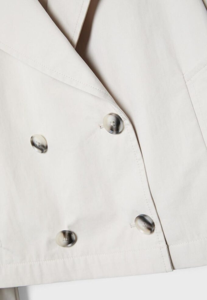 Kurzes Zweireihiger Trenchcoat Kurzes Zweireihiger Trenchcoat
