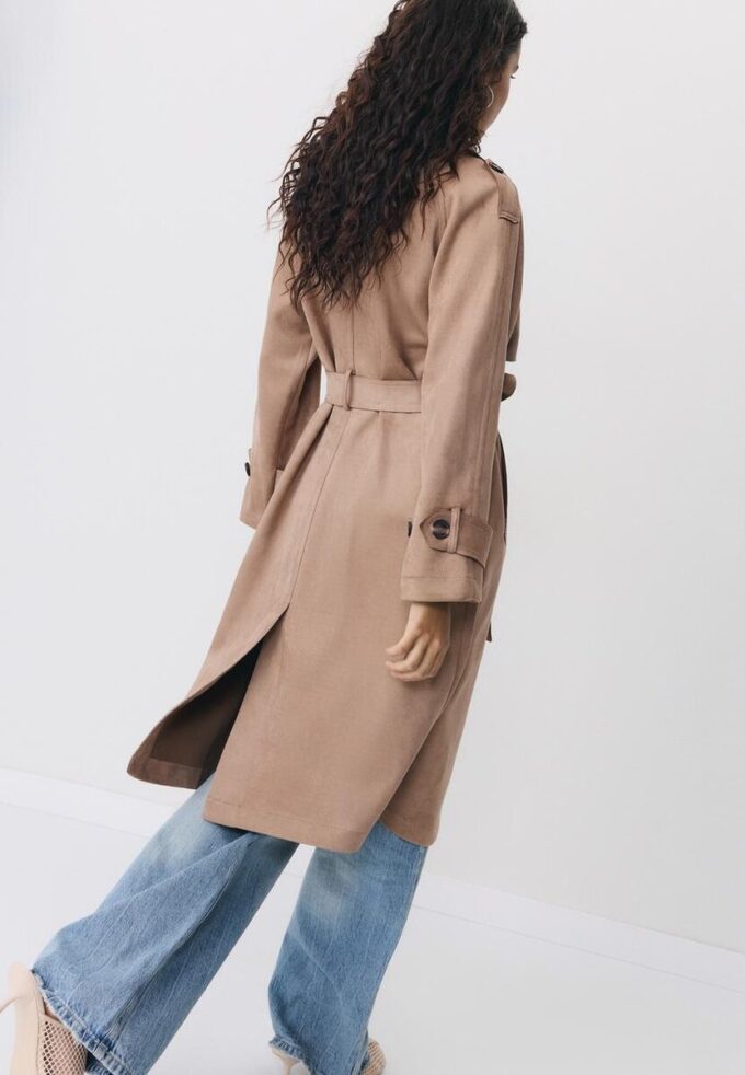 Langer Trenchcoat aus Kunstwildleder Langer Trenchcoat aus Kunstwildleder