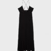 Langes Crêpe-Kleid mit Perlenverzierten Trägern Langes Crêpe-Kleid mit Perlenverzierten Trägern