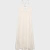 Langes Crêpe-Kleid mit Perlenverzierten Trägern Langes Crêpe-Kleid mit Perlenverzierten Trägern