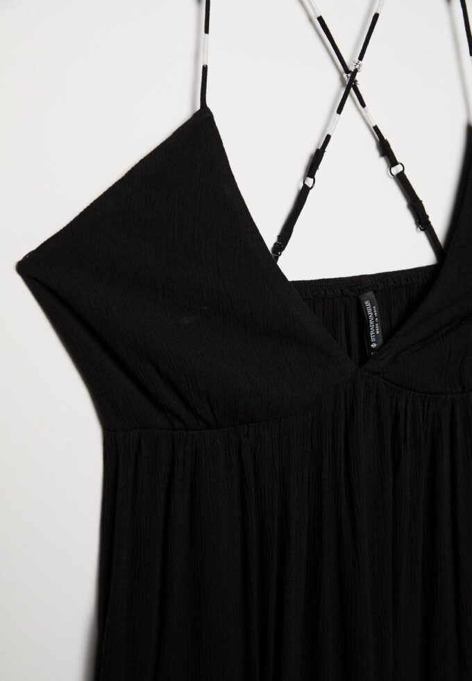 Langes Crêpe-Kleid mit Perlenverzierten Trägern Langes Crêpe-Kleid mit Perlenverzierten Trägern