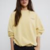 Langärmliges Sweatshirt mit Rundhalsausschnitt und Aufdruck Langärmliges Sweatshirt mit Rundhalsausschnitt und Aufdruck