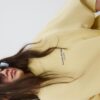 Langärmliges Sweatshirt mit Rundhalsausschnitt und Aufdruck Langärmliges Sweatshirt mit Rundhalsausschnitt und Aufdruck