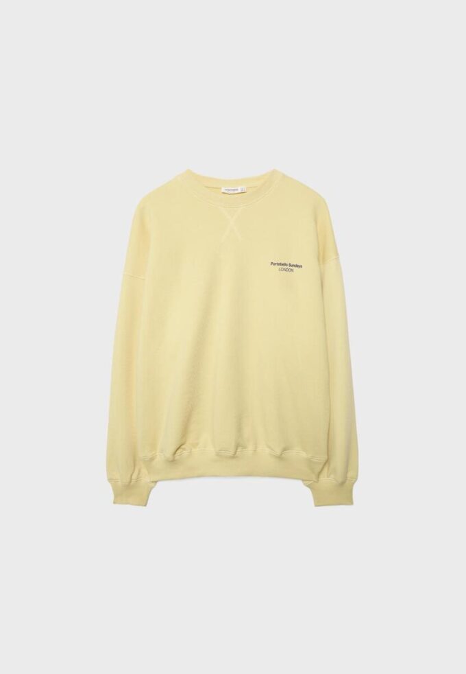 Langärmliges Sweatshirt mit Rundhalsausschnitt und Aufdruck Langärmliges Sweatshirt mit Rundhalsausschnitt und Aufdruck