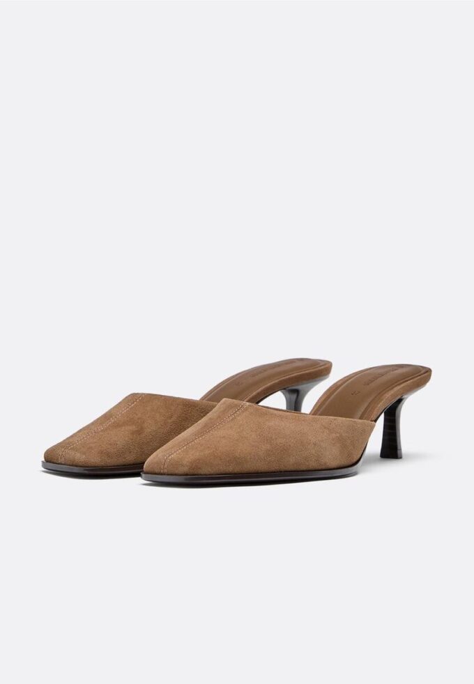 Leder-Pantoletten mit Kitten-Heel