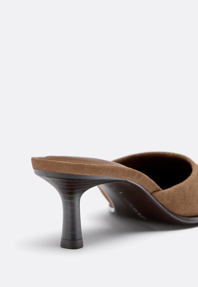 Leder-Pantoletten mit Kitten-Heel