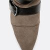 Leder-Stiefeletten mit Kitten-Heel und Gürtel