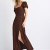 Lockeres Maxikleid mit gekreuztem Rücken Lockeres Maxikleid mit gekreuztem Rücken