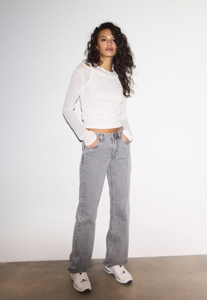 Low-Rise-Jeans mit geradem Bein Low-Rise-Jeans mit geradem Bein