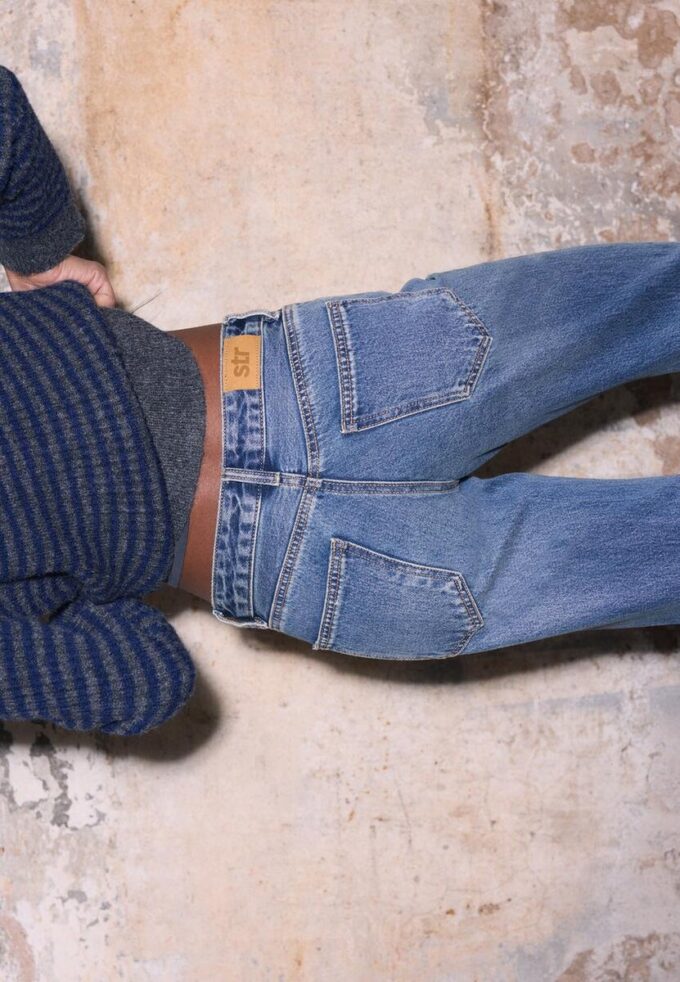 Low-Rise-Jeans mit geradem Bein