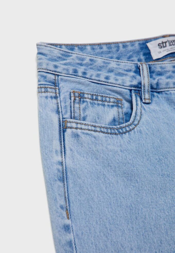 Low-Rise-Jeans mit geradem Bein Low-Rise-Jeans mit geradem Bein
