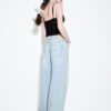 Low-Rise-Jeans mit zwei Knöpfen Low-Rise-Jeans mit zwei Knöpfen