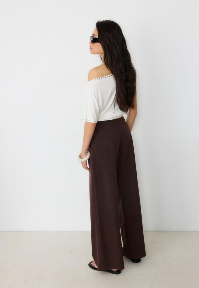 Lässige, gestreifte elegante Hose mit gekreuztem Bund Lässige, gestreifte elegante Hose mit gekreuztem Bund