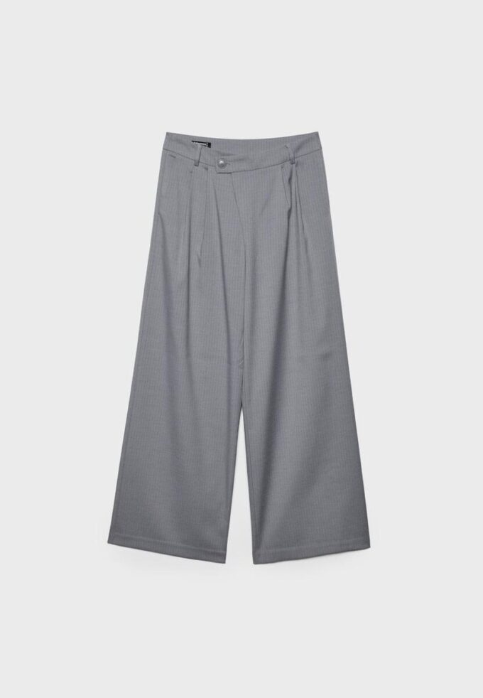 Lässige, gestreifte elegante Hose mit gekreuztem Bund Lässige, gestreifte elegante Hose mit gekreuztem Bund