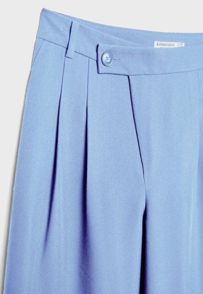 Lässige, gestreifte elegante Hose mit gekreuztem Bund Lässige, gestreifte elegante Hose mit gekreuztem Bund