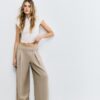 Lyocell-Hose mit Abnähern und Kette Lyocell-Hose mit Abnähern und Kette