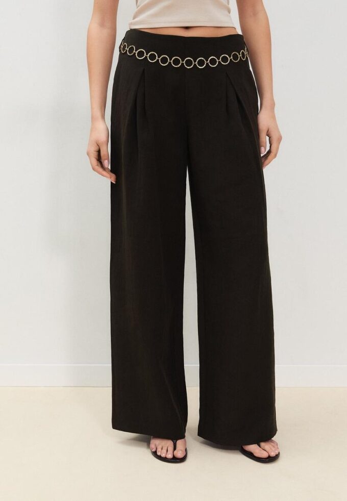 Lyocell-Hose mit Abnähern und Kette Lyocell-Hose mit Abnähern und Kette