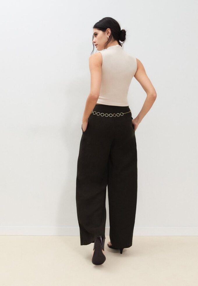 Lyocell-Hose mit Abnähern und Kette Lyocell-Hose mit Abnähern und Kette