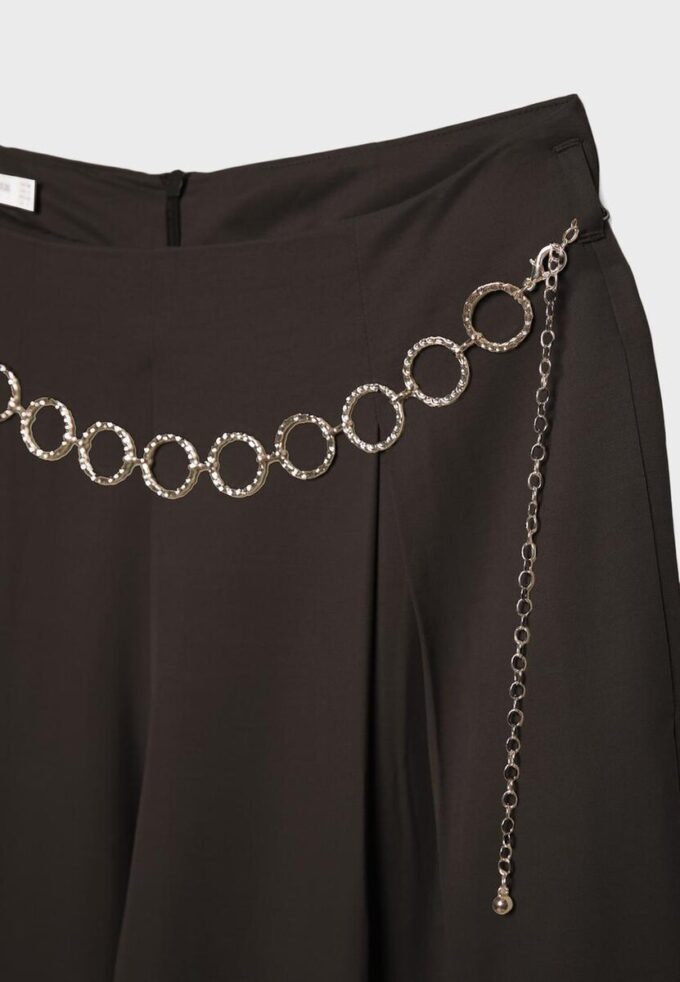 Lyocell-Hose mit Abnähern und Kette Lyocell-Hose mit Abnähern und Kette