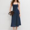 Midi-Halterkleid mit Perlenverzierung Midi-Halterkleid mit Perlenverzierung