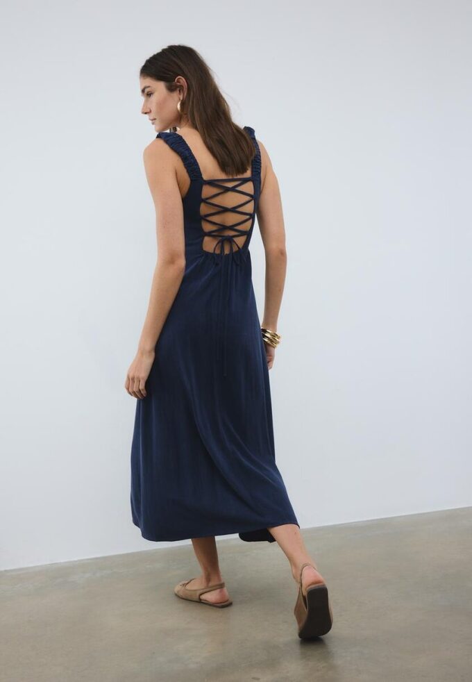 Midi-Kleid mit gekreuztem Rücken im Leinen-Look Midi-Kleid mit gekreuztem Rücken im Leinen-Look