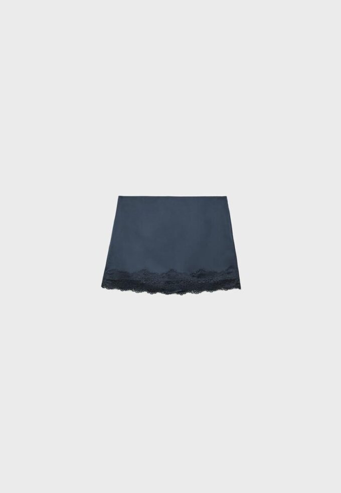 Minirock aus Satin mit Spitzenbesatz Minirock aus Satin mit Spitzenbesatz