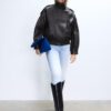 Oversize-Jacke mit Klappe aus 100 % Leder Oversize-Jacke mit Klappe aus 100 % Leder