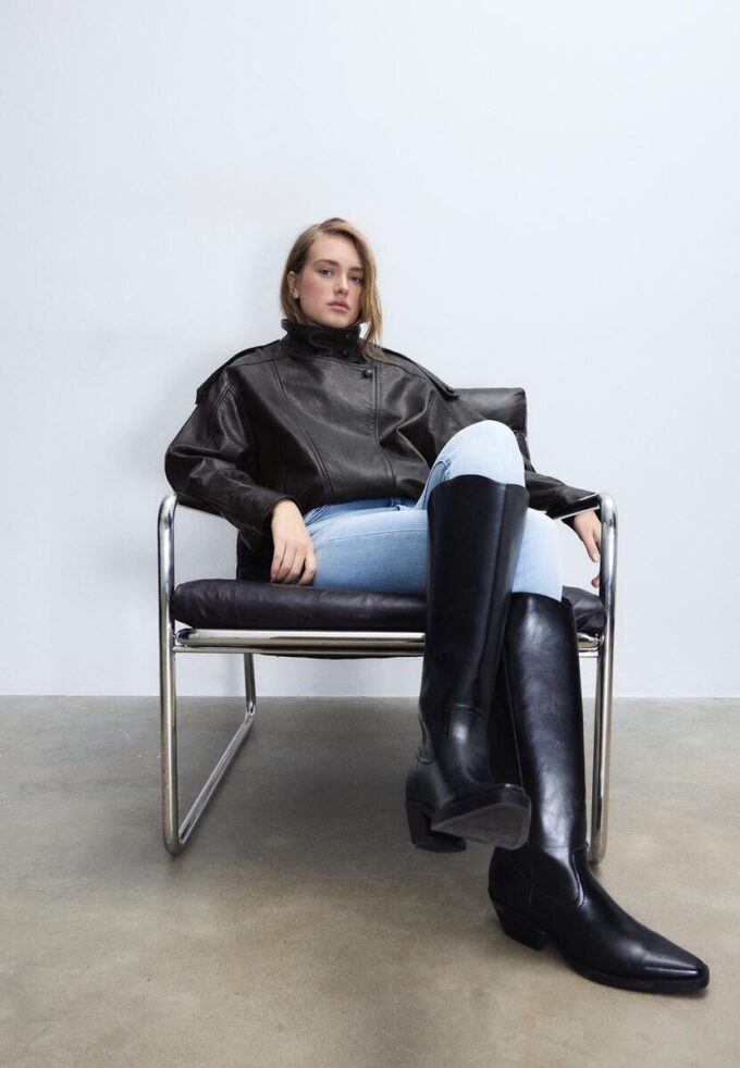 Oversize-Jacke mit Klappe aus 100 % Leder Oversize-Jacke mit Klappe aus 100 % Leder