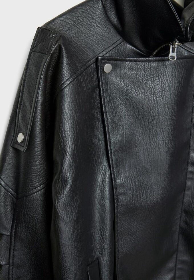 Oversize-Kunstlederjacke mit Revers Oversize-Kunstlederjacke mit Revers