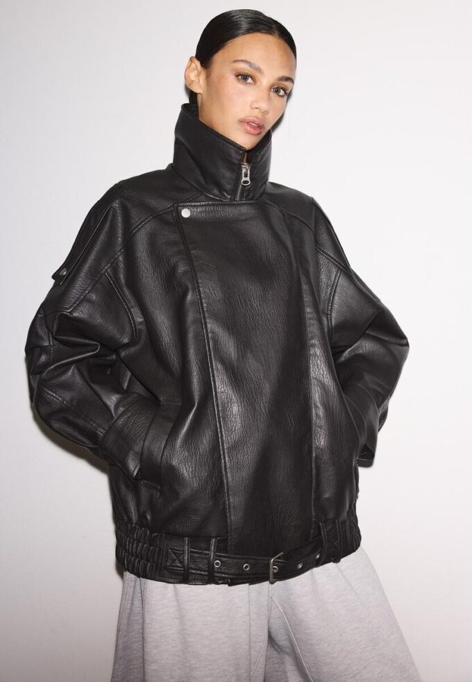 Oversize-Kunstlederjacke mit Revers Oversize-Kunstlederjacke mit Revers
