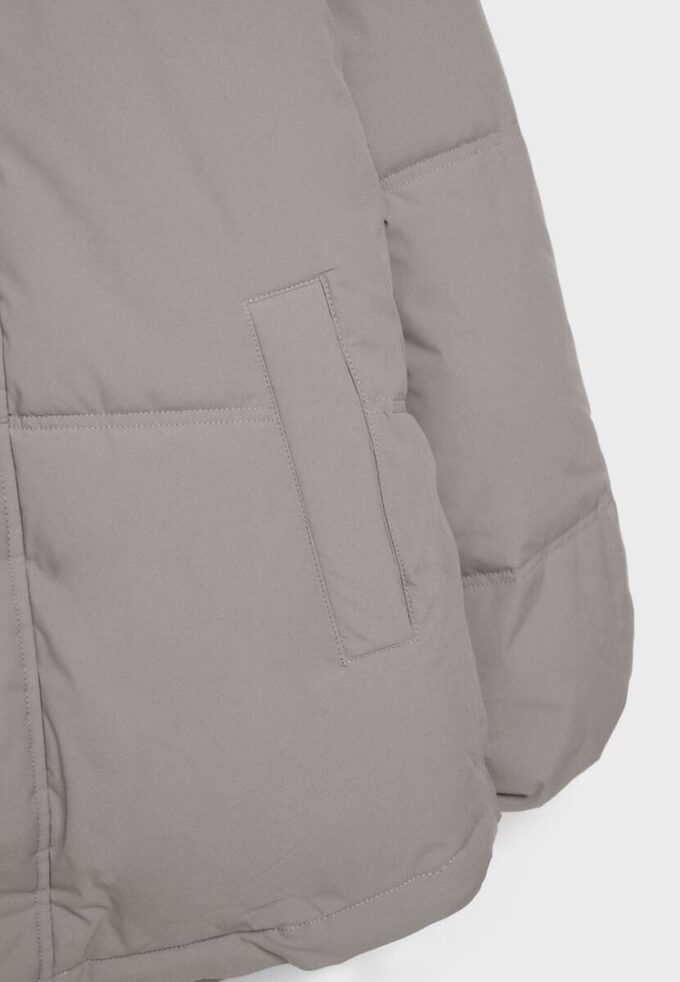 Oversize-Steppjacke mit Kapuze Oversize-Steppjacke mit Kapuze