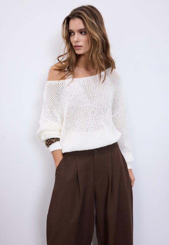 Pullover aus Mesh-Strick mit U-Boot-Ausschnitt Pullover aus Mesh-Strick mit U-Boot-Ausschnitt