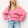 Pullover mit V-Ausschnitt und Fledermausärmeln Pullover mit V-Ausschnitt und Fledermausärmeln