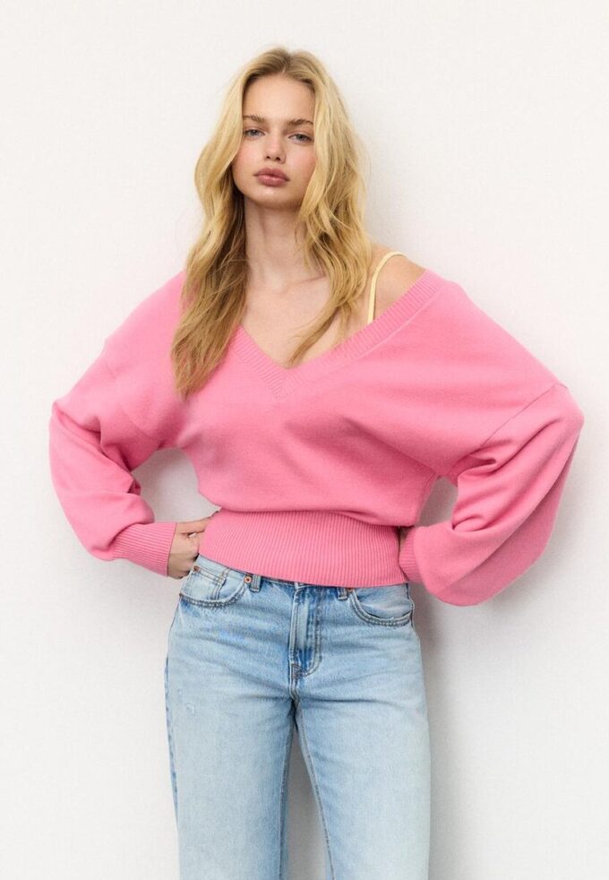 Pullover mit V-Ausschnitt und Fledermausärmeln Pullover mit V-Ausschnitt und Fledermausärmeln