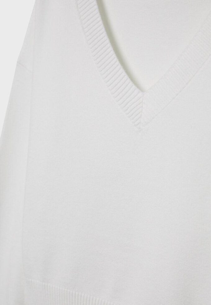 Pullover mit V-Ausschnitt und Fledermausärmeln Pullover mit V-Ausschnitt und Fledermausärmeln
