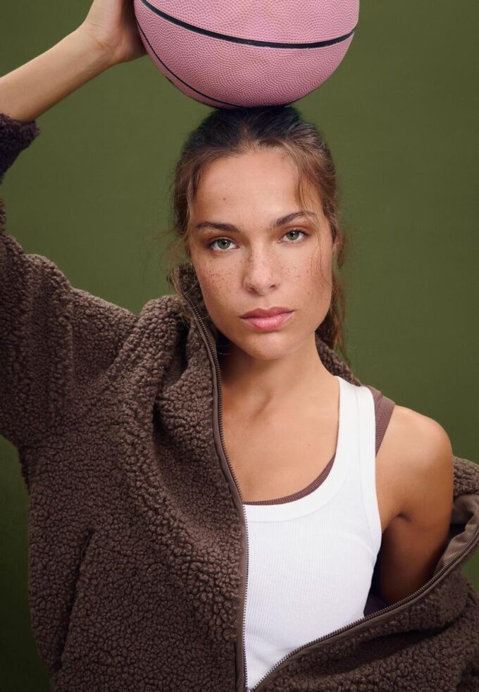 Reißverschlussjacke mit Kunstfellfutter Reißverschlussjacke mit Kunstfellfutter