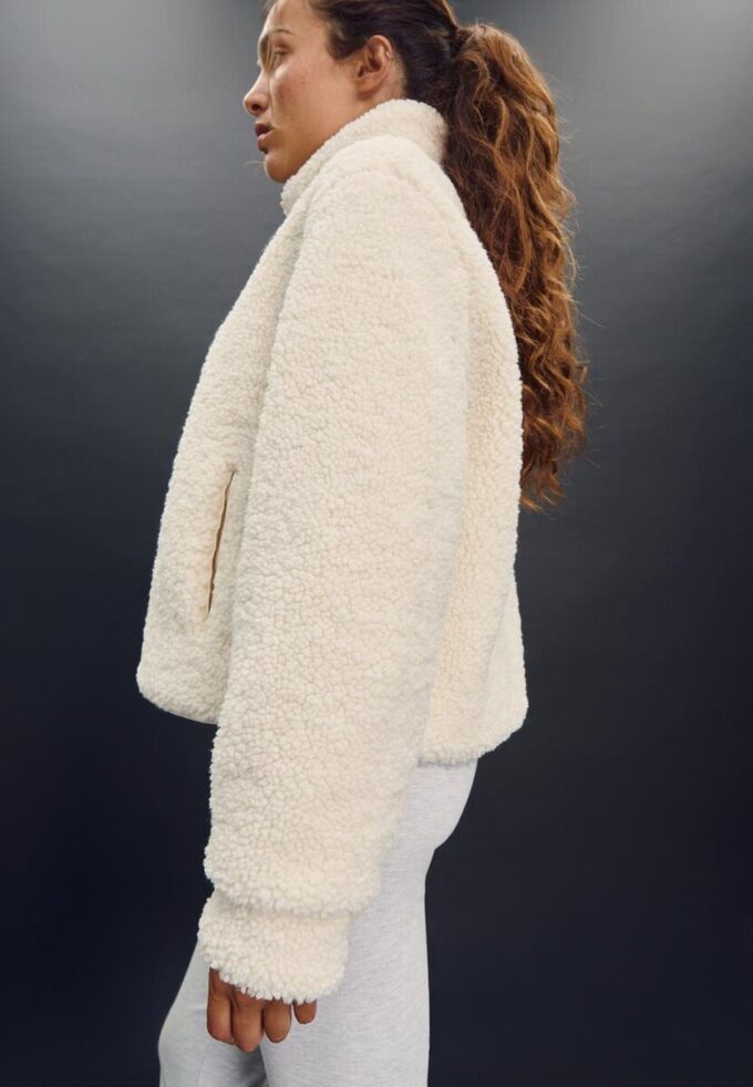 Reißverschlussjacke mit Kunstfellfutter Reißverschlussjacke mit Kunstfellfutter