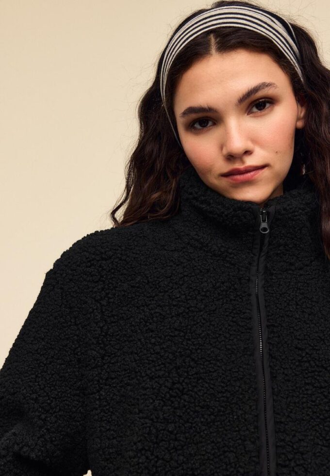 Reißverschlussjacke mit Kunstfellfutter Reißverschlussjacke mit Kunstfellfutter
