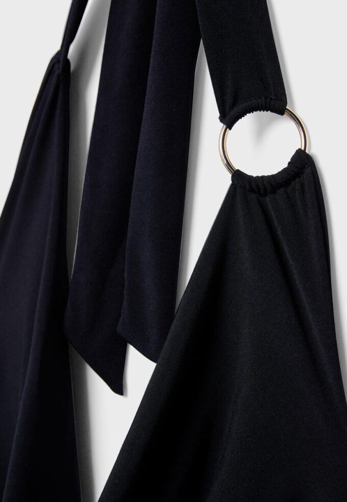Ring-Oberteil mit drapiertem Ausschnitt Ring-Oberteil mit drapiertem Ausschnitt