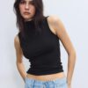 Ärmelloses T-Shirt mit Trichterkragen Ärmelloses T-Shirt mit Trichterkragen