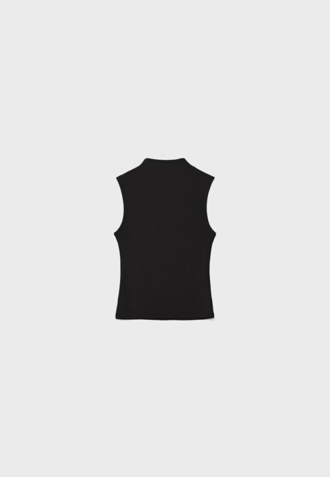 Ärmelloses T-Shirt mit Trichterkragen Ärmelloses T-Shirt mit Trichterkragen