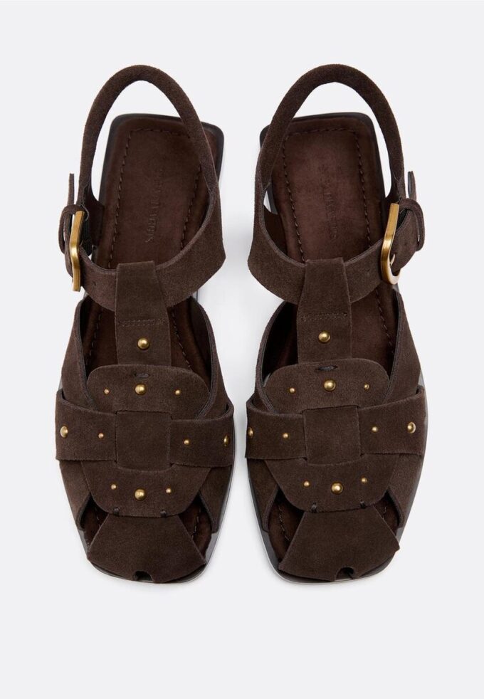 Sandalen aus Leder mit Nieten