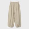Sarouel-Hose mit Nieten Sarouel-Hose mit Nieten