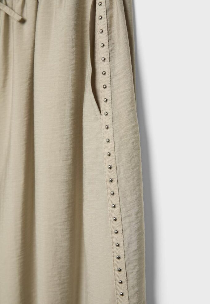 Sarouel-Hose mit Nieten Sarouel-Hose mit Nieten